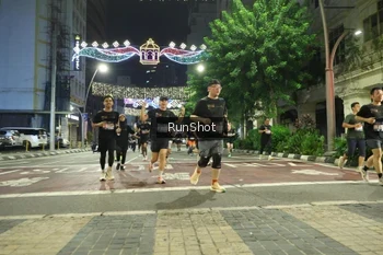 Runner Photo 4218379