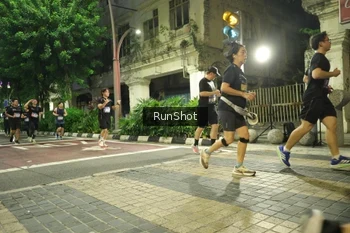 Runner Photo 4218644