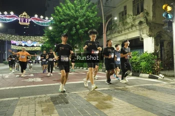 Runner Photo 4218694
