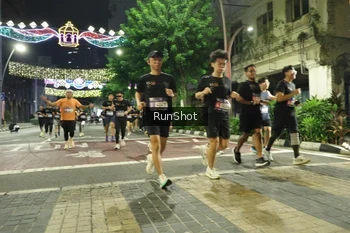Runner Photo 4218695