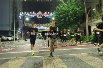 Runner Photo 4218768