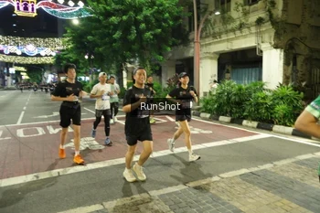Runner Photo 4218771