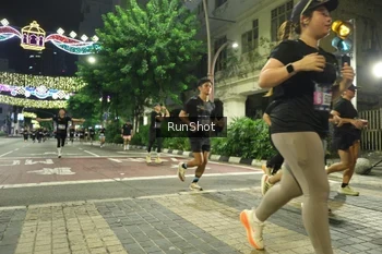 Runner Photo 4218800