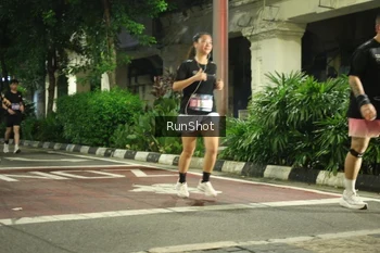 Runner Photo 4218896