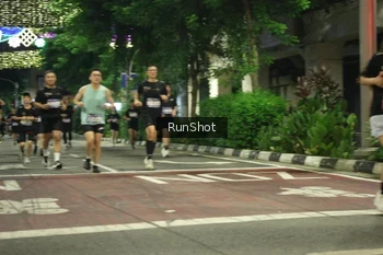 Runner Photo 4218904