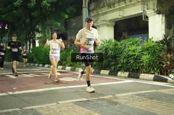 Runner Photo 4219344