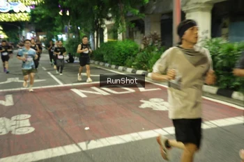 Runner Photo 4219660
