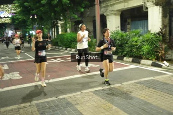 Runner Photo 4220080