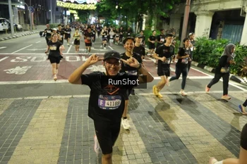 Runner Photo 4220619