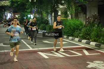 Runner Photo 4220767