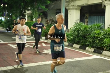 Runner Photo 4220770