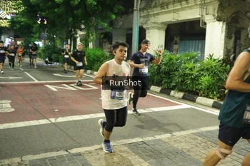 Runner Photo 4220841