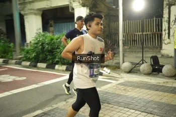 Runner Photo 4220924