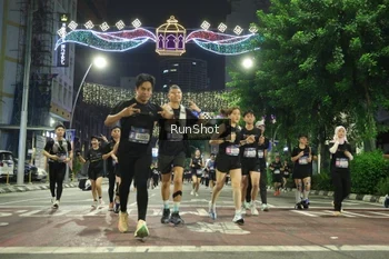 Runner Photo 4221317