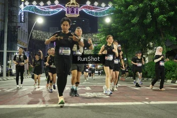 Runner Photo 4221325