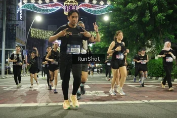 Runner Photo 4221331