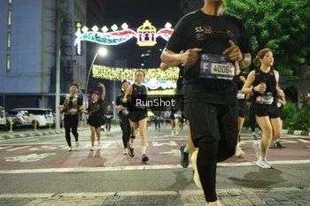 Runner Photo 4221345