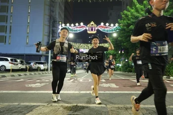 Runner Photo 4221378