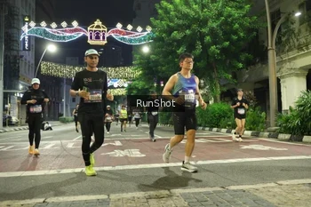 Runner Photo 4221441