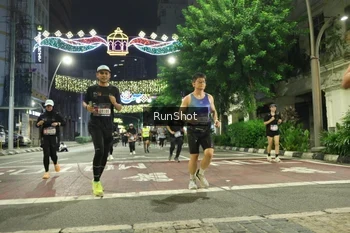 Runner Photo 4221445
