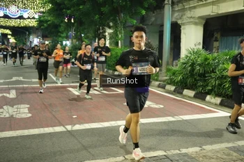Runner Photo 4221554