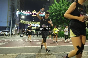 Runner Photo 4221556