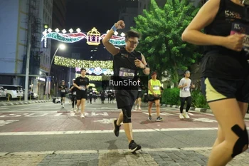 Runner Photo 4221557