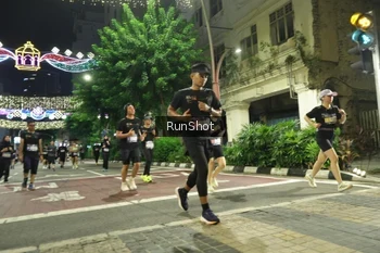 Runner Photo 4221763