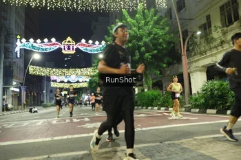 Runner Photo 4221860
