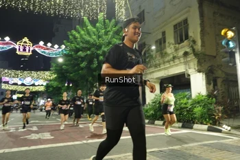 Runner Photo 4221877