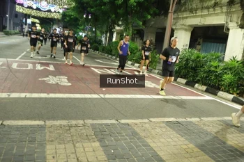Runner Photo 4223080