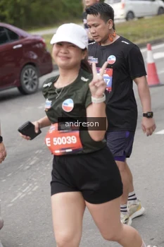 Runner Photo 4223337
