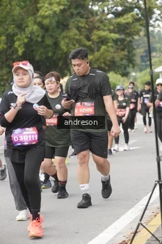 Runner Photo 4223496