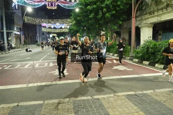 Runner Photo 4223501