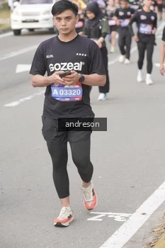 Runner Photo 4223685