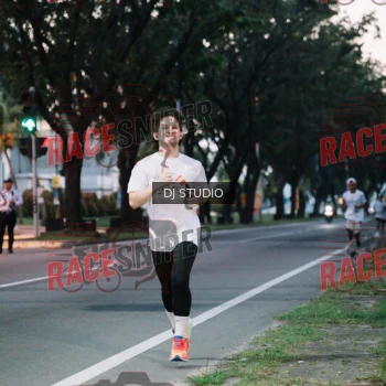 Runner Photo 422374