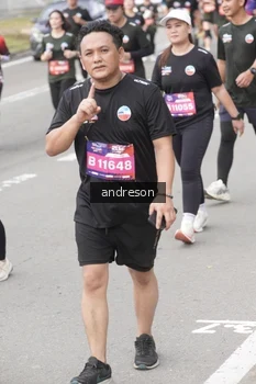 Runner Photo 4223915