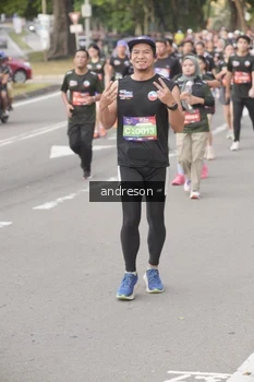 Runner Photo 4224066