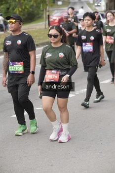 Runner Photo 4224324