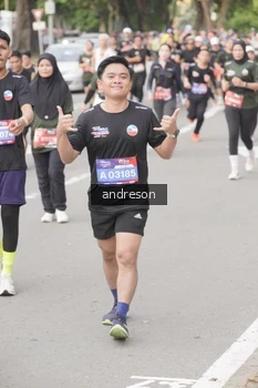 Runner Photo 4224325