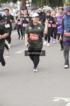 Runner Photo 4224334
