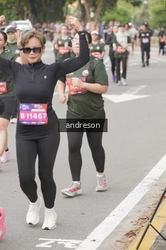 Runner Photo 4224339