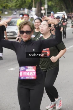 Runner Photo 4224345