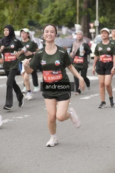 Runner Photo 4224351