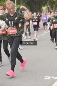 Runner Photo 4224356