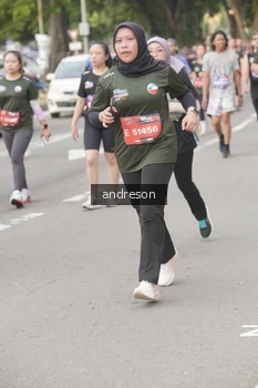 Runner Photo 4224357
