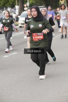 Runner Photo 4224358