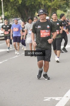 Runner Photo 4224359