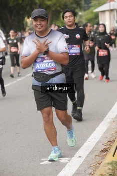 Runner Photo 4224366
