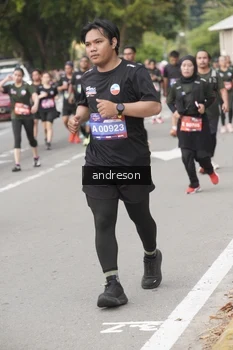 Runner Photo 4224368